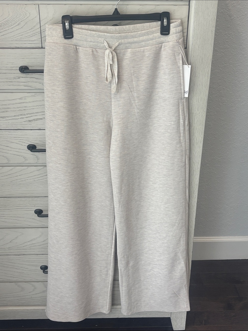 Splendid Neutral Wide-Leg Drawstring Sweatpants in Light Oat